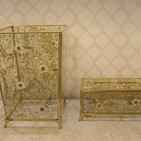 سطل وجادستمال کاغذی شیشه ای و گل بابونه