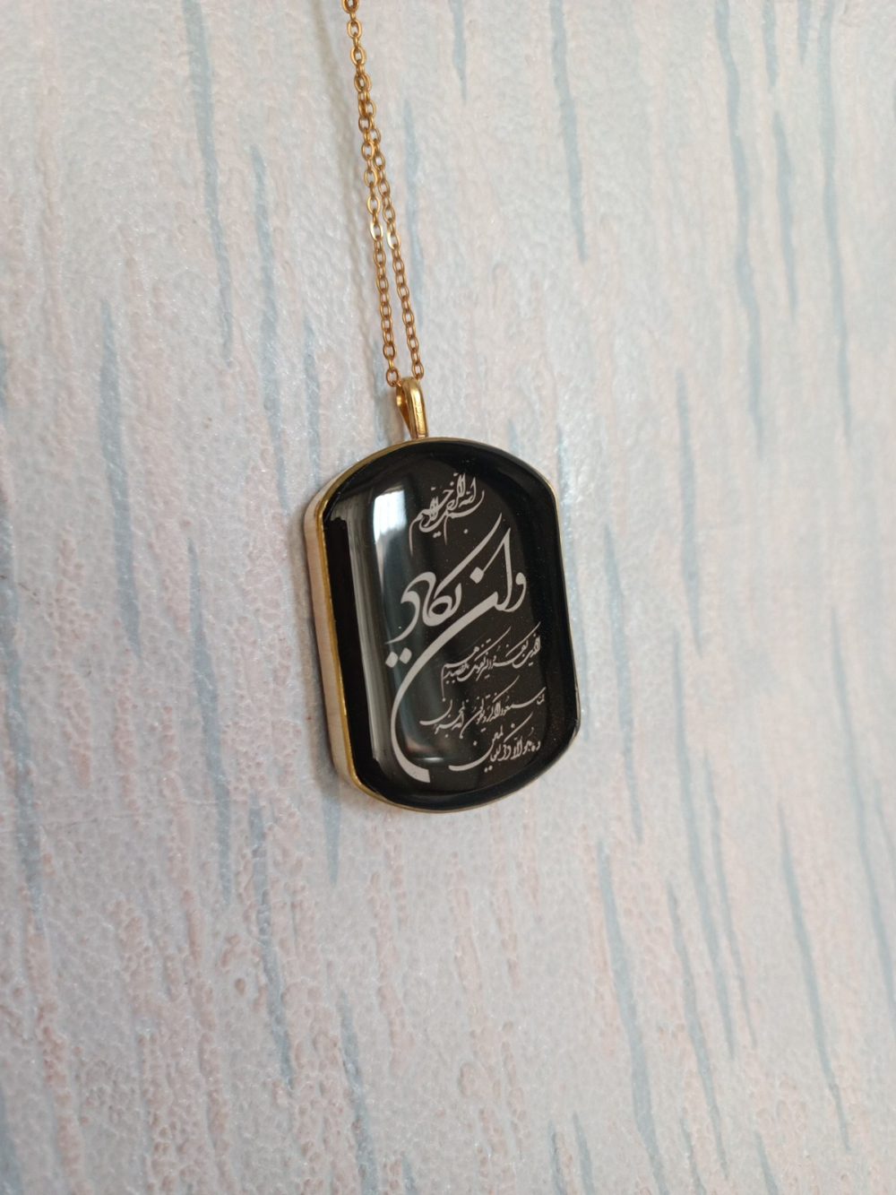 گردنبند طرح وانیکاد