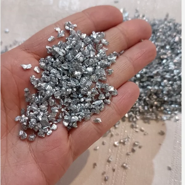 کریستال ریزنقره ای