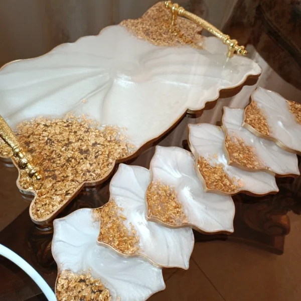 سینی و زیرلیوانی